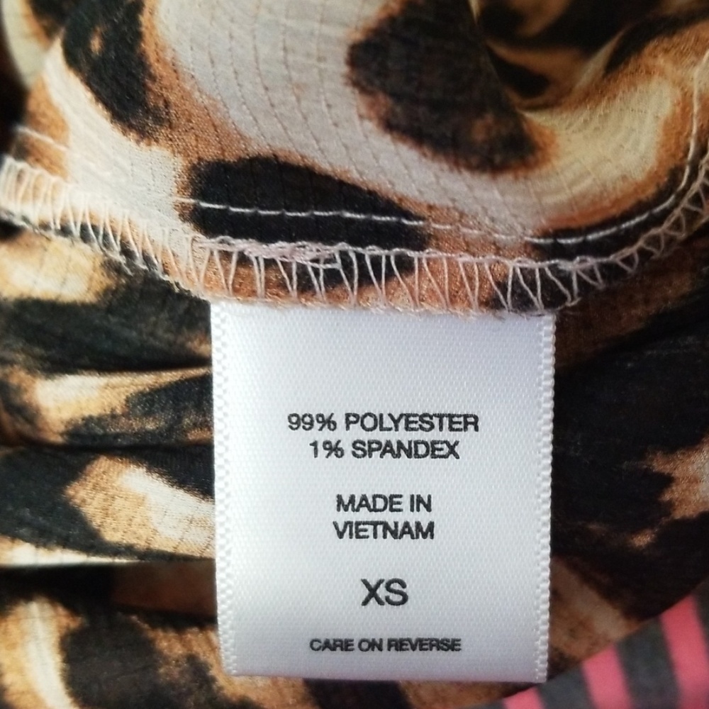 Leopard Printed Top - Picture 7 of 8
